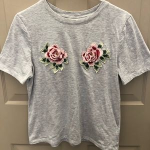 Rose appliqué t-shirt